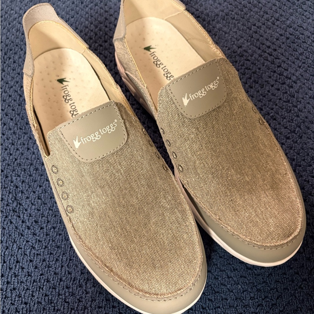 NWOT Frogg Toggs Men's‎ Slip-On Canvas Shoe in in Gray Size 8